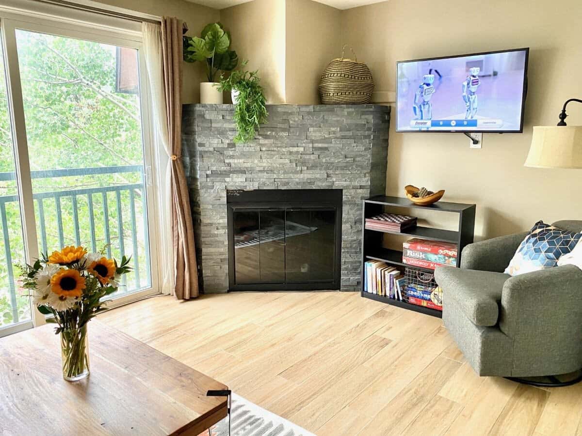Family room with flat screen TV & balcony