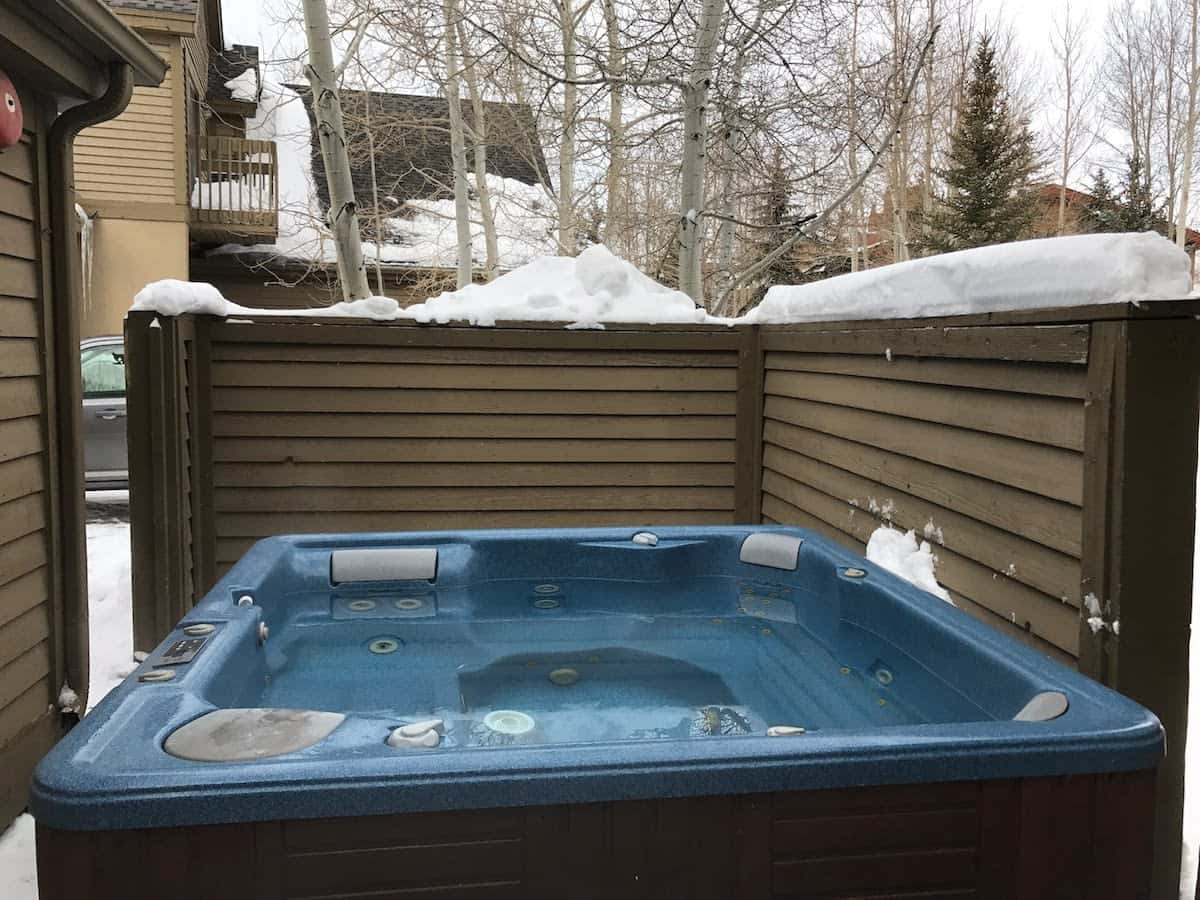 Relax and melt your stress away in the private outdoor hot tub
