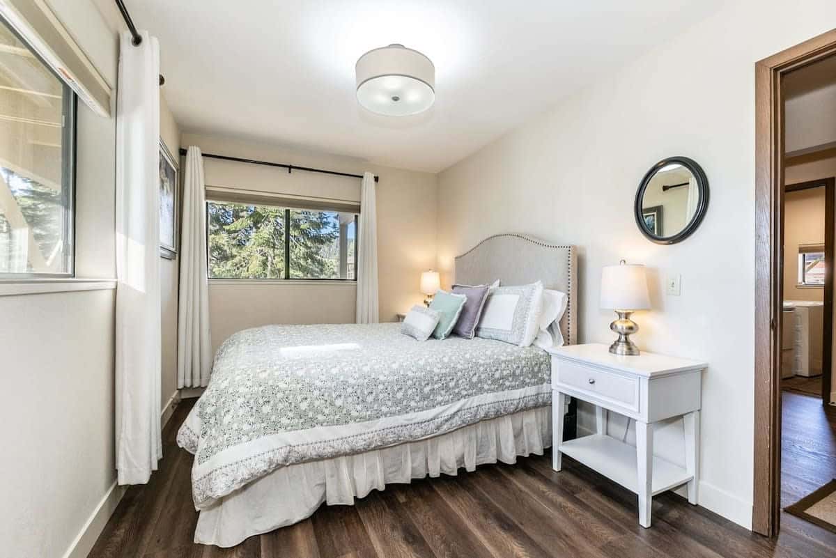 Rejuvenate in 3 comfortable bedrooms each boasting lovely tree views that you can enjoy from the comfort of bed.