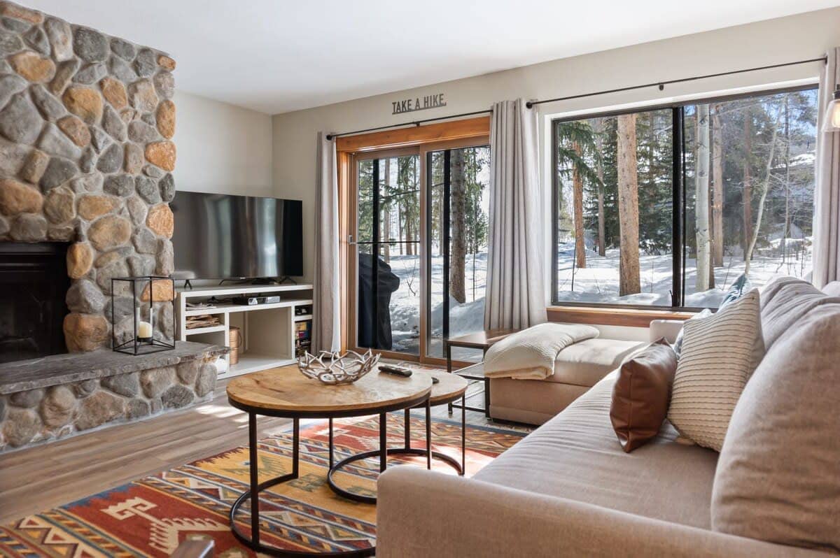 Welcome to this bright and stylish 2-bedroom condo, the perfect home base for those looking for a peaceful mountain getaway.
