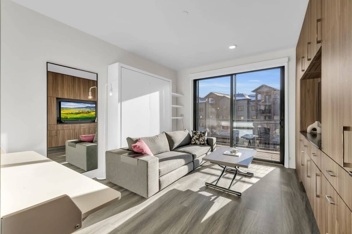 This gorgeous ski-in/ski-out studio in Canyons Village will exceed your expectations for a vacation getaway.