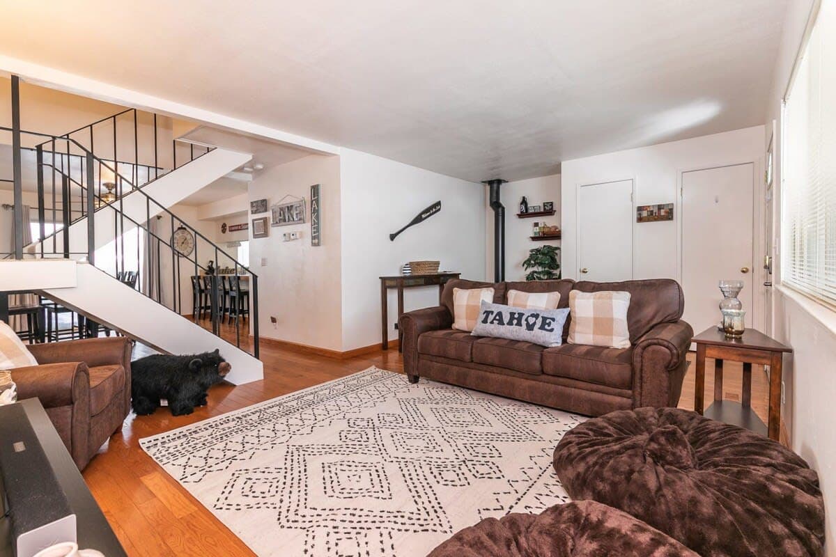 Thumbnail 2 of Cozy 3BD Near Lake Walk to the Beach!
