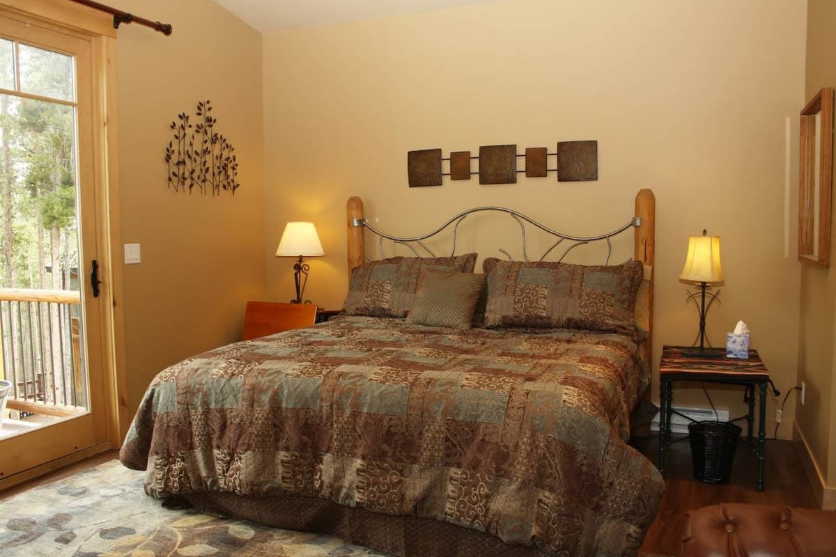 Thumbnail 3 of The Flurry Lodge
