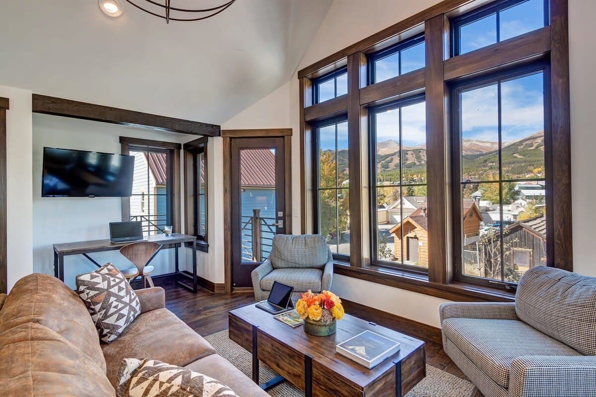 Thumbnail 2 of Aurum Condo -1 BR w/ Mtn Views, Steps from Main St