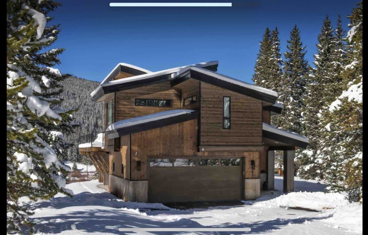 Welcome to this secluded 3 bedroom home!