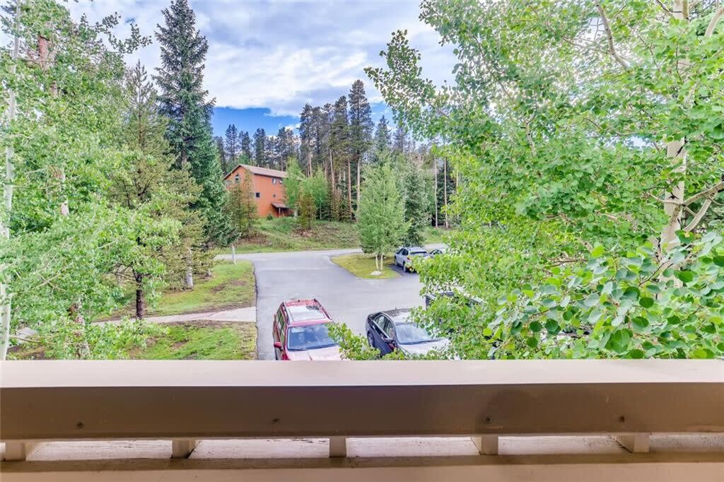 Thumbnail 2 of Lovely 2 BDR Condo - Close to Skiing & Main St!