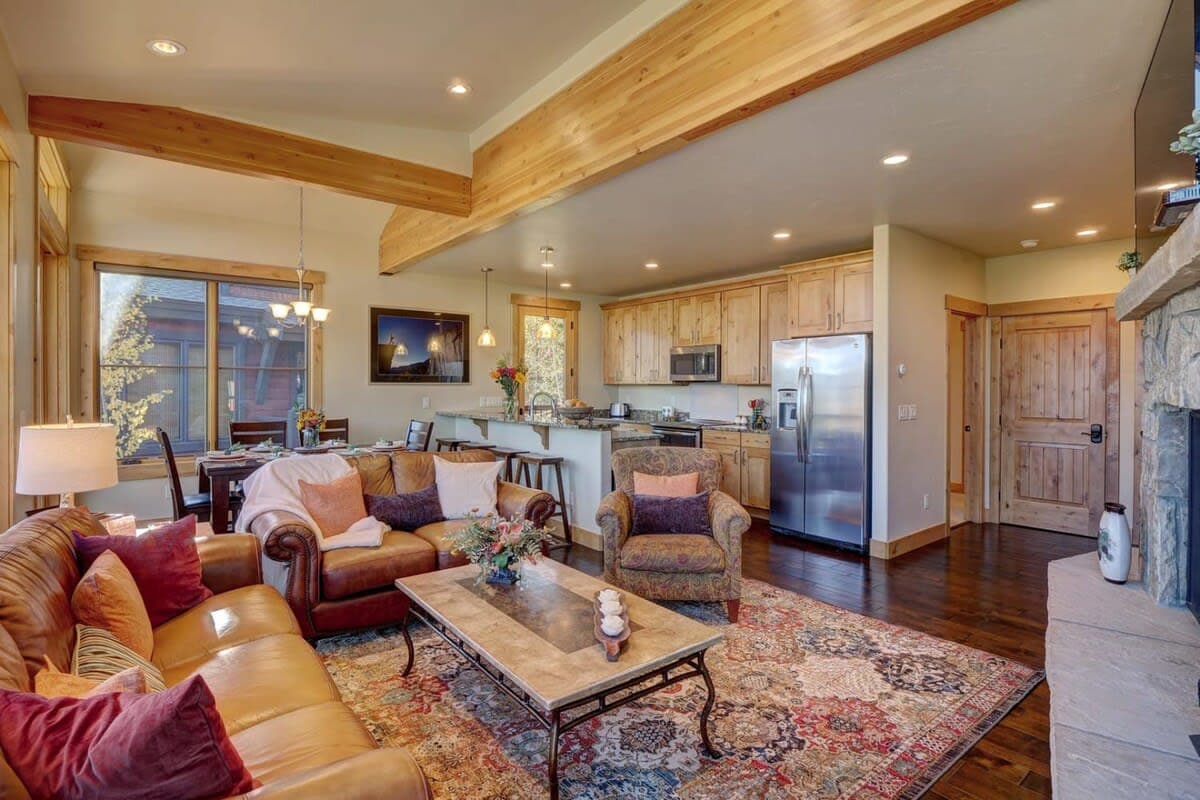 Thumbnail 3 of Incredible 3BR Tranquil Setting & Space to Spare!