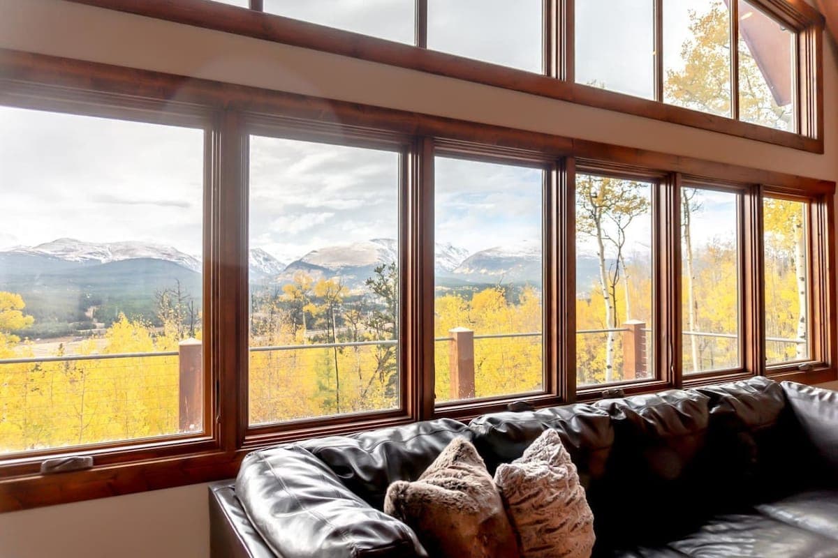 Thumbnail 3 of Secluded Custom 5 BR w/Panoramic Mountain Views!