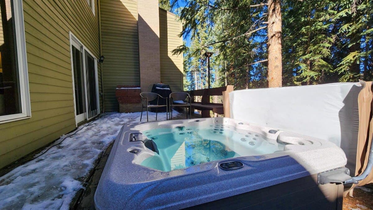 Thumbnail 2 of 3 BDR Mountain Home w/Hot Tub - Minutes to Lifts!
