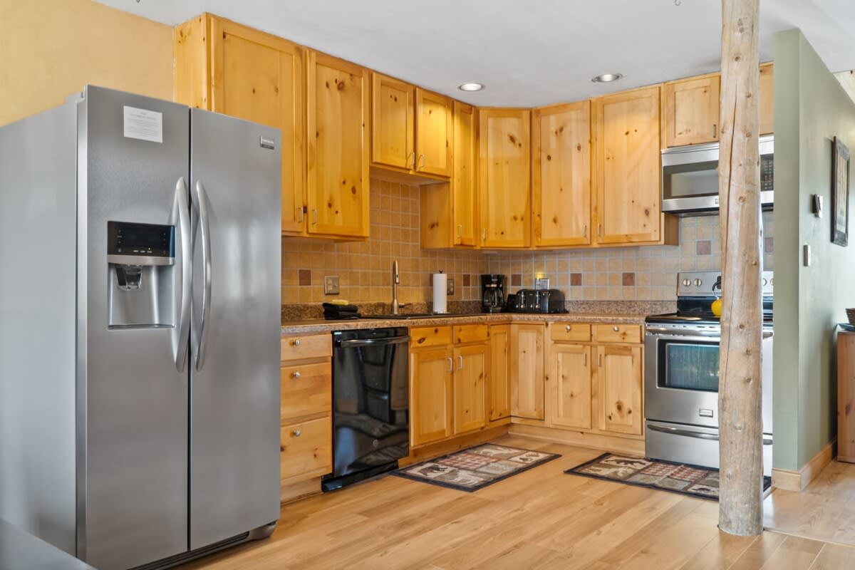Thumbnail 3 of Cozy 2BR w/Great Views - Near Trails!