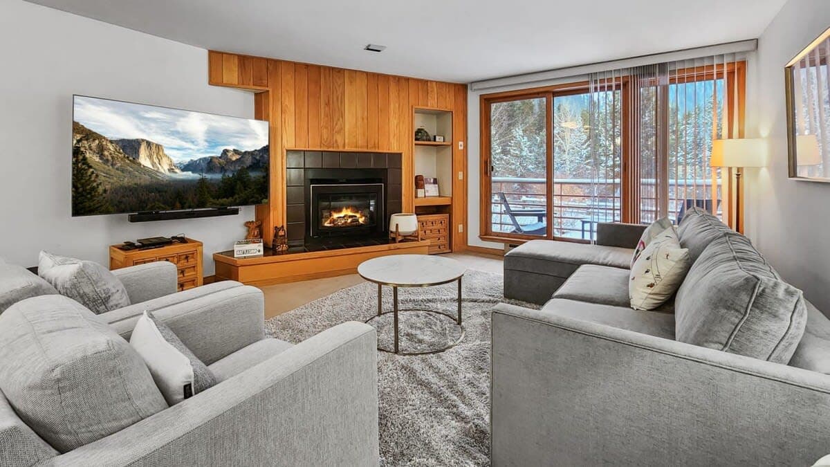 Experience mountain bliss at this 1-bedroom condo nestled in Keystone!