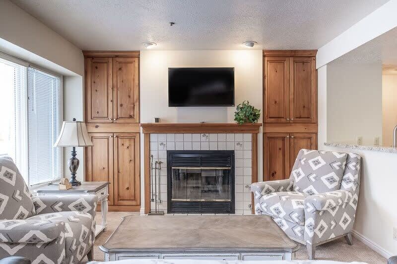 Thumbnail 3 of Charming 2 BDR Getaway w/ Views & Private Hot Tub!
