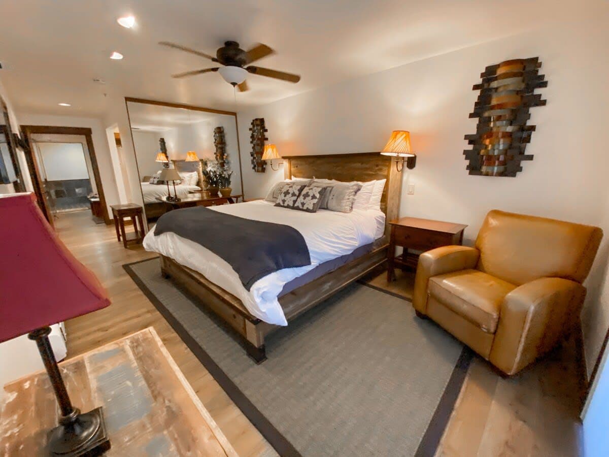 Thumbnail 2 of 1BDR Ski-In/Out Condo; Stunning Mountain Location!