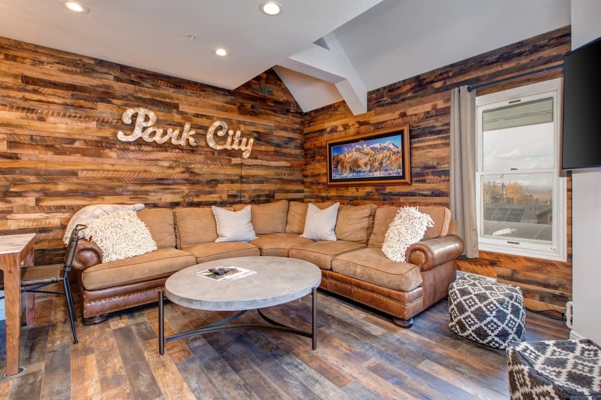 Thumbnail 2 of Lovely 4BR Condo- Heart of Town; Walk to Ski Lift!