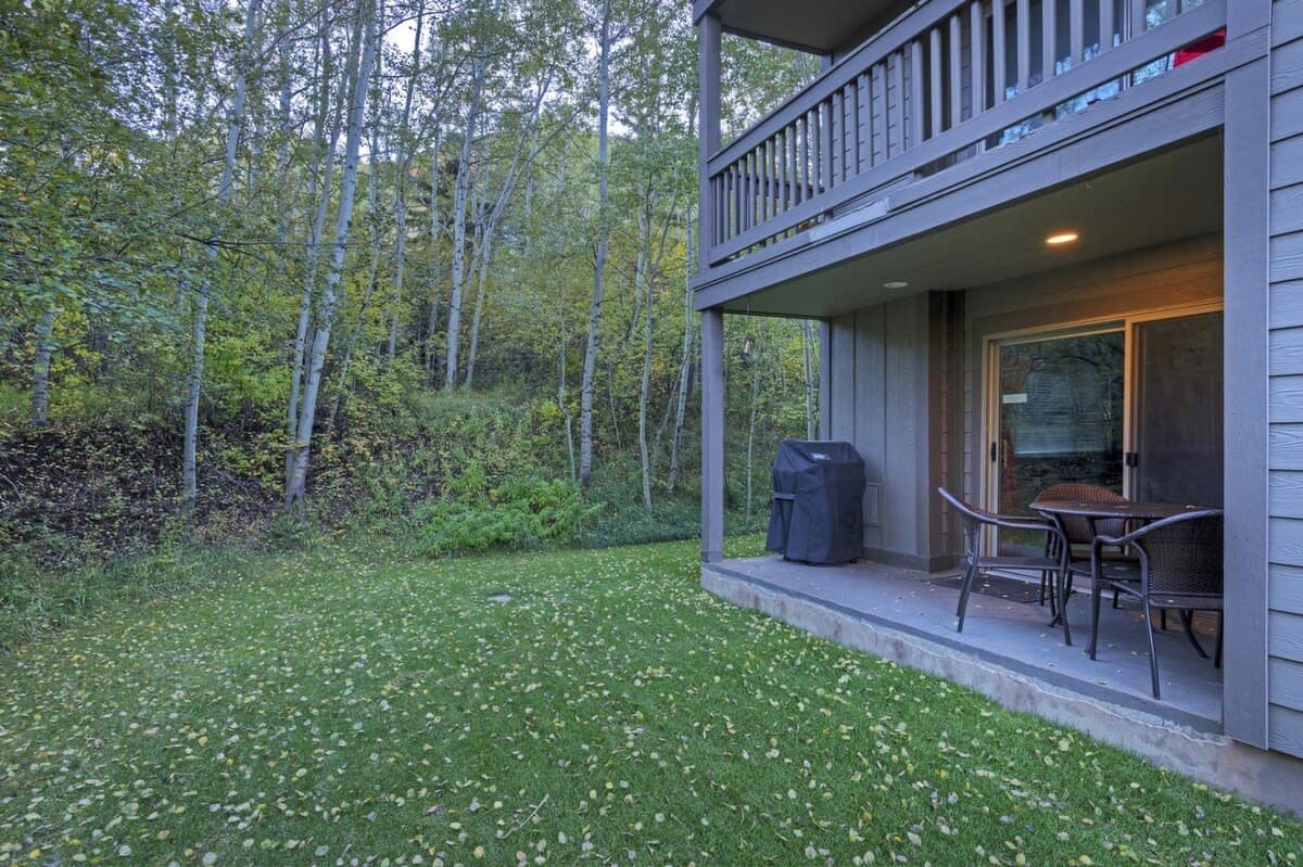 Thumbnail 3 of Ski-in/out 2 BDR Condo in the Heart of the Action!