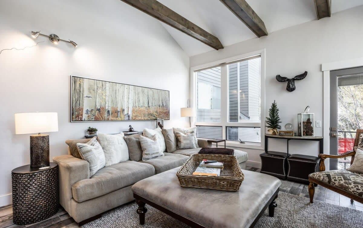 Thumbnail 2 of Remodeled 4BR Close to Canyons Village and Skiing!