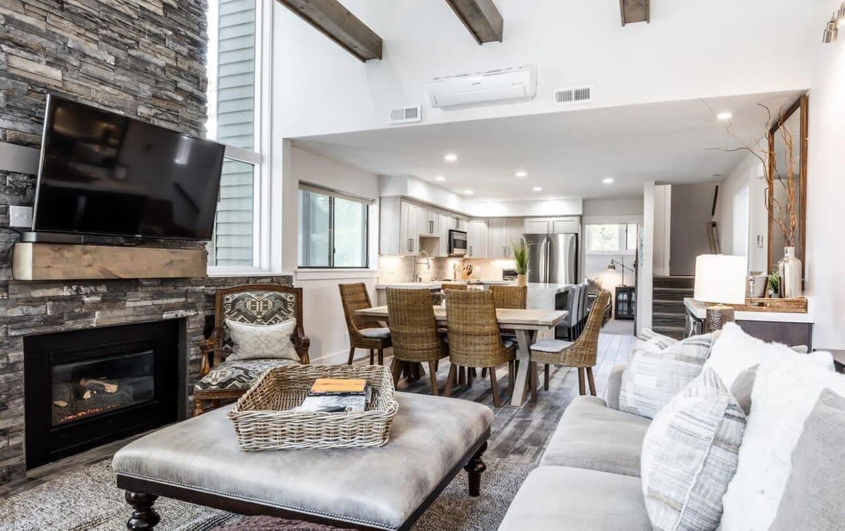 Thumbnail 3 of Remodeled 4BR Close to Canyons Village and Skiing!