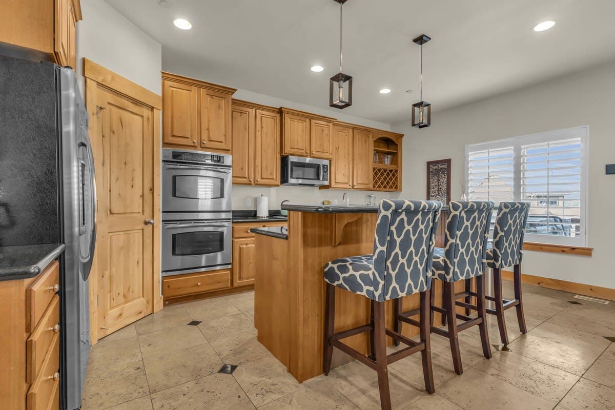 Thumbnail 2 of 4BR Townhome by Olympic Park!