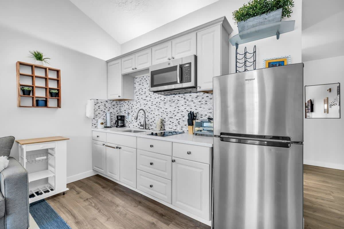 Thumbnail 2 of Stylish Studio Near City & Slopes