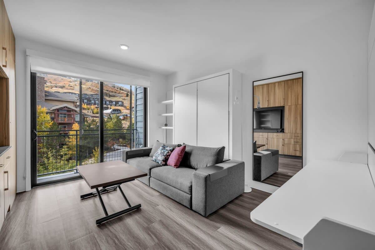 This gorgeous ski-in/ski-out studio in Canyons Village will exceed your expectations for a vacation getaway.