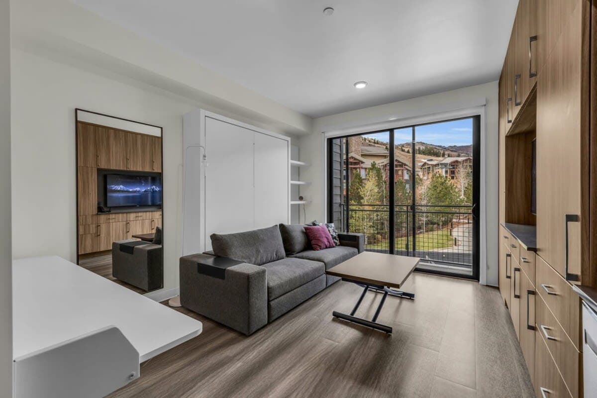 This gorgeous ski-in/ski-out studio in Canyons Village will exceed your expectations for a vacation getaway.