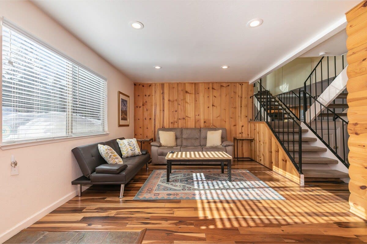 Thumbnail 2 of Sleek 3BD Near Lake -Walk to the Beach!