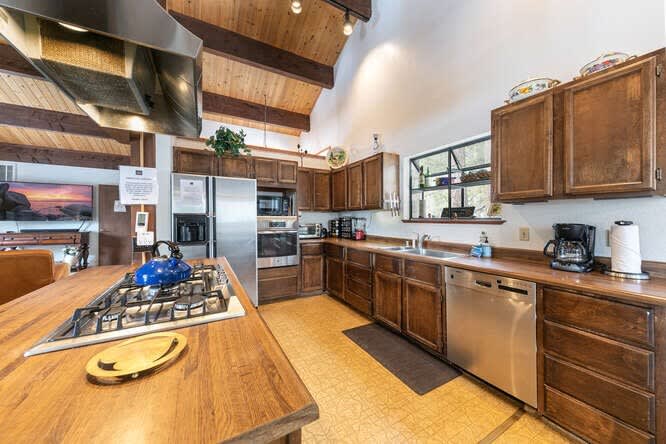 Thumbnail 2 of Classic 4BD-Near Kings Beach & Northstar!