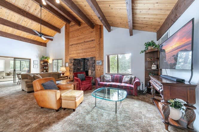 Kick back and relax with your loved ones in the bright and open main living space, set-up with  everything you need for entertaining or relaxing.